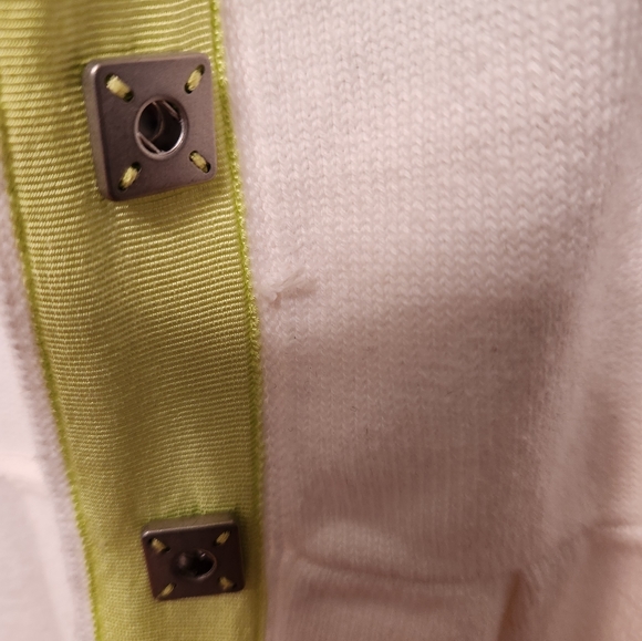 💘HOST PICK (twice)💘 adorable sweater adorned with lime green ribbon.LOVE LOVE! - Picture 7 of 10